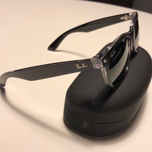 RAY-BAN RB2132 New Wayfarer